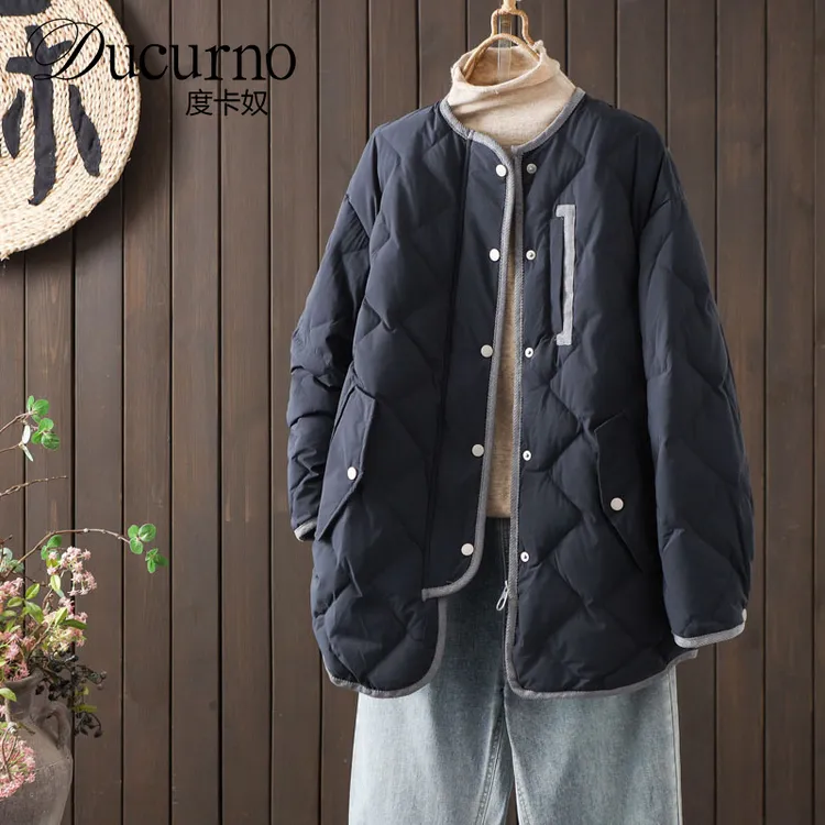 2025秋冬新款韩版圆领白鹅绒轻薄羽绒服女中长款时尚宽松外套潮