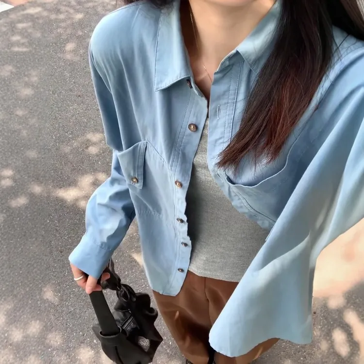 松弛感翻领蓝色衬衫女2025年秋冬新款宽松百搭可叠穿长袖外套ins