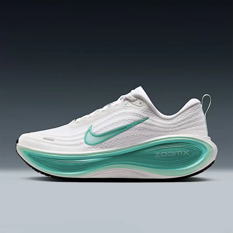 NIKE/耐克【年终狂欢季】VOMERO PLUS女子专业减震跑鞋HV8154100