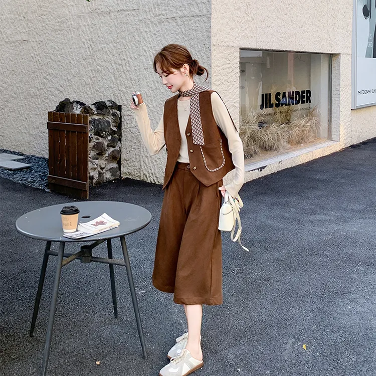 设计感减龄气质时尚套装女2025秋季新款复古马甲打底七分裤三件套