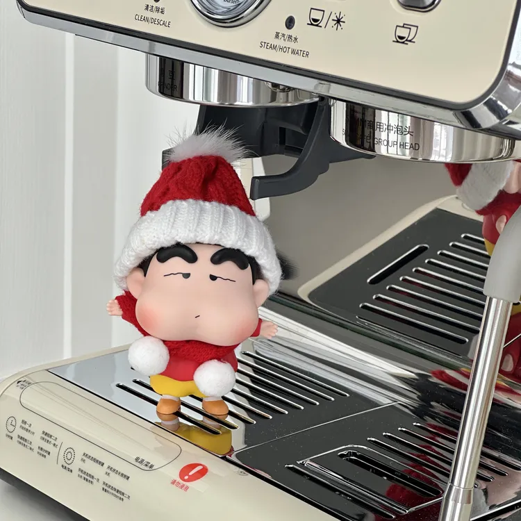 圣诞抱抱小新可爱卡通装饰摆件创意礼物摆设