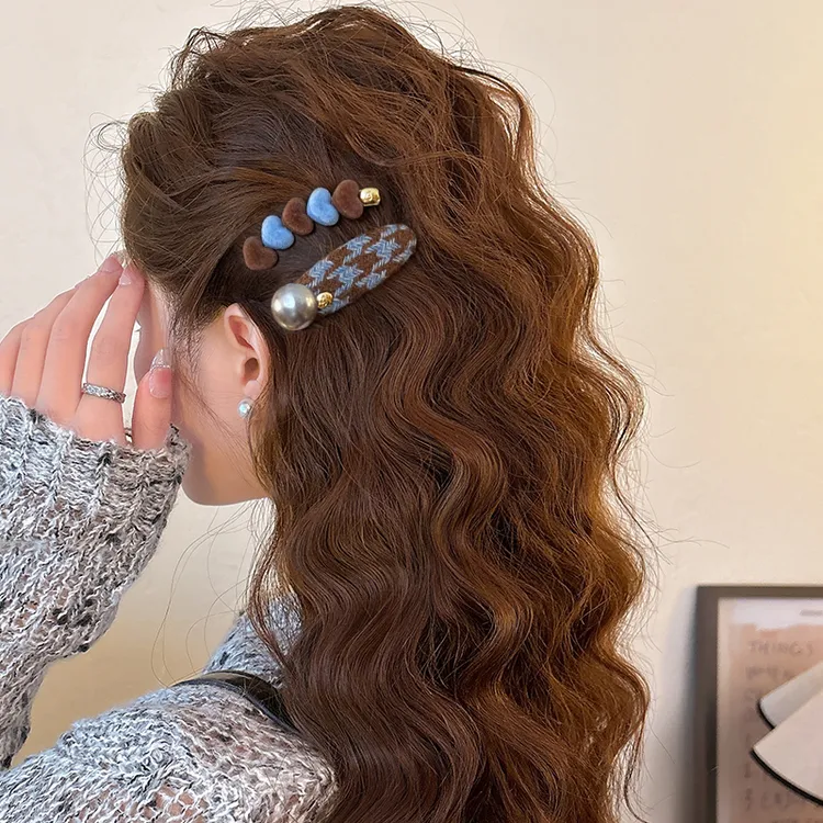 爱心撞色发夹高级感丝绒侧边夹前额碎发一字夹刘海夹2025新款韩系商品图