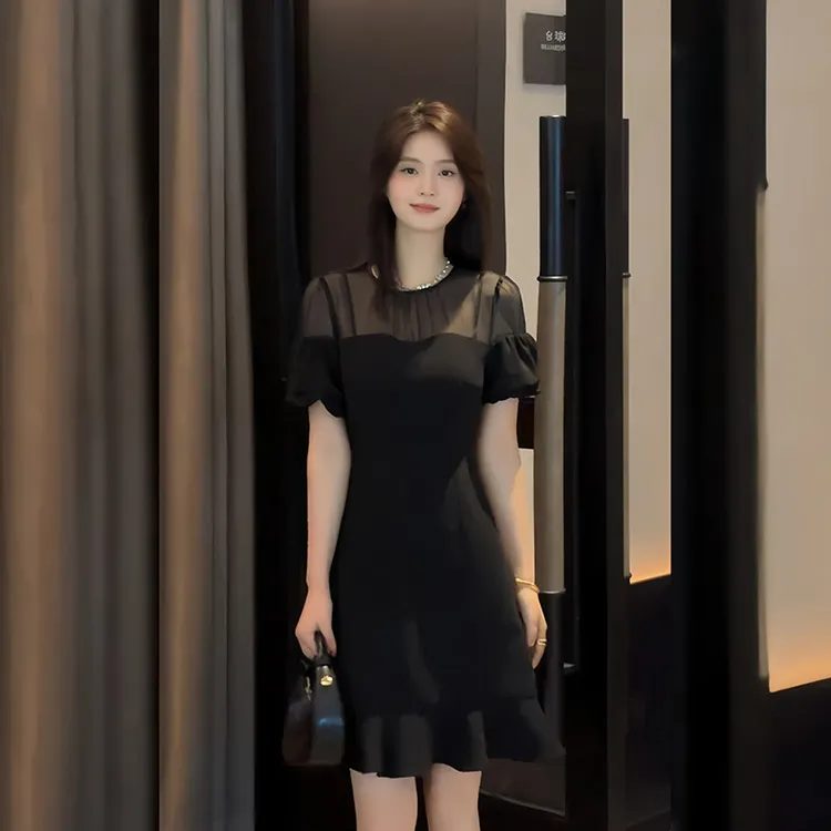 赫本风小黑裙洋气连衣裙夏季新款法式气质收腰鱼尾裙女装