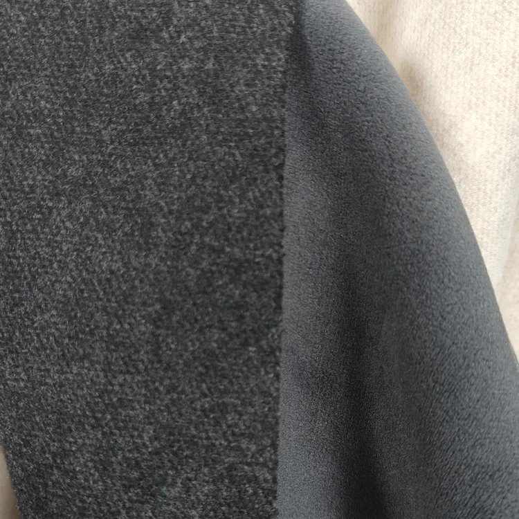 加绒桑蚕丝醋酸羊毛混纺复合布料，颜色丰富手感舒适，幅宽1.6米。