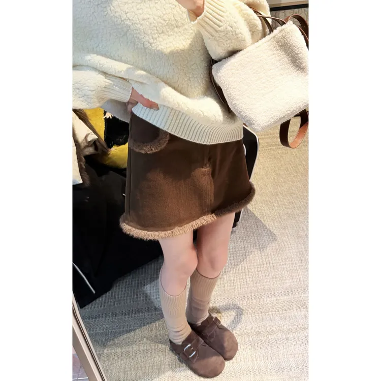 PCNY「绒墨边界」不理理冬季新款小众女装百搭显瘦休闲毛绒边半身裙