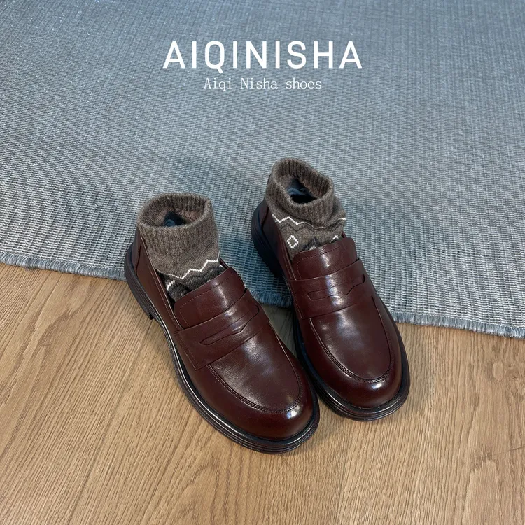 单鞋新款复古风小单鞋 舒适气质 方跟舒适单鞋女冬季