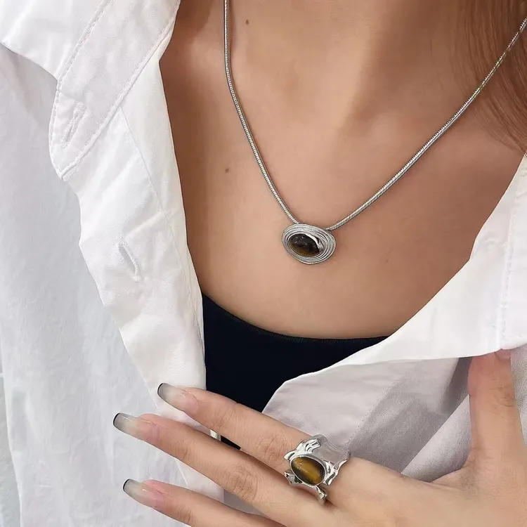 链子925银 链子925银 秋冬废土风必备电白金工艺虎眼耳环项链