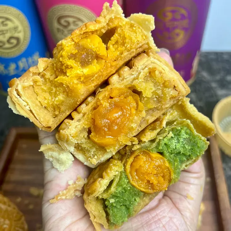 欣中悦混合口味1桶装 琼式临高手工酥皮月饼外省+运费空运到家 ！