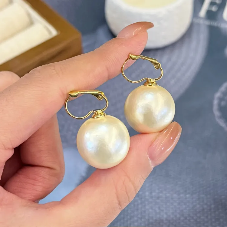 铜合金仿珍珠耳饰 法式暖色棉花贝珠耳环温柔大点位修饰脸型耳饰