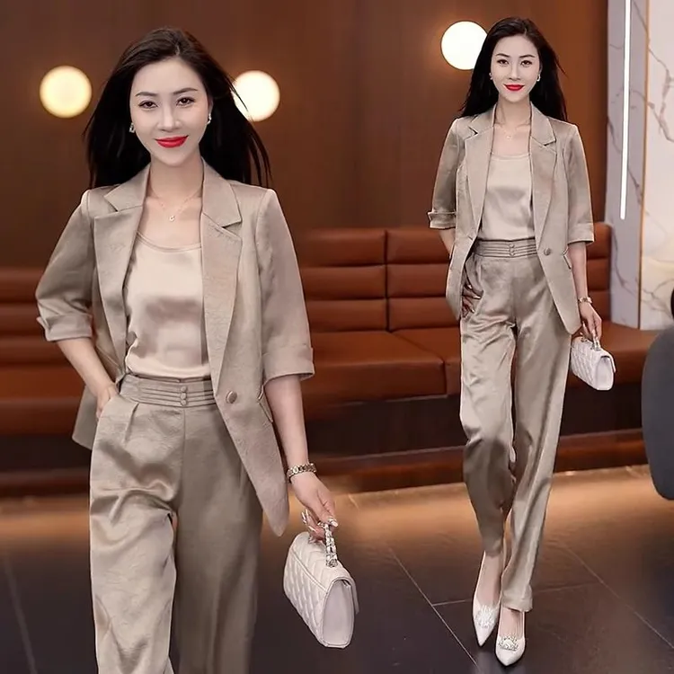 冰丝西装套装女夏季轻奢高级感垂感薄款短袖外套阔腿裤职业三件套