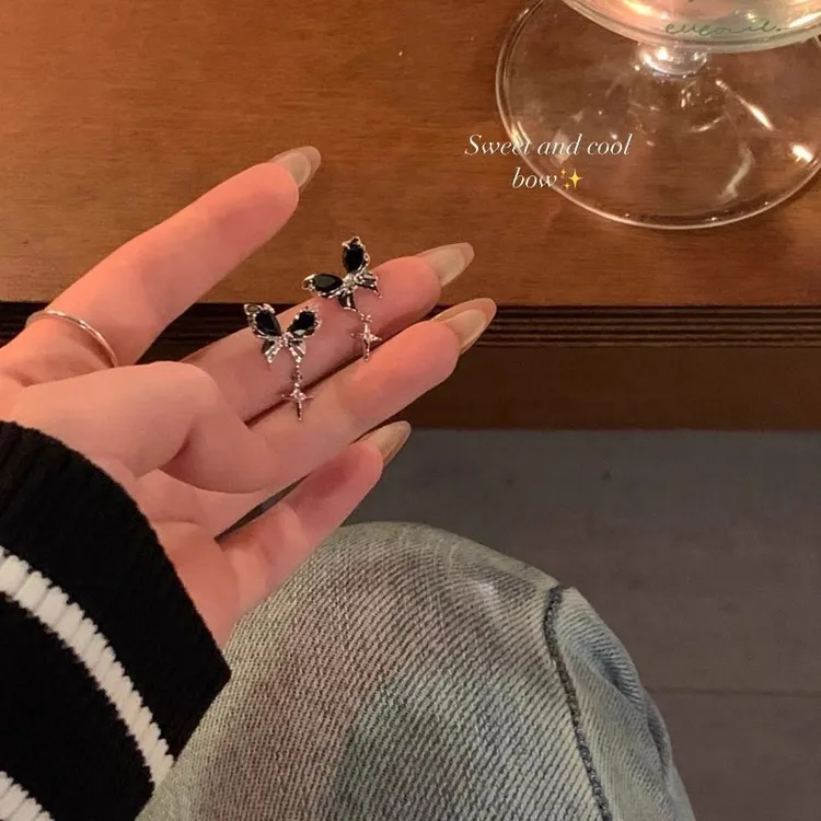 合金亚克力耳饰 甜酷复古流苏轻奢小众高级耳钉百搭黑色精致气质