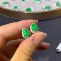 翡翠18K金镶嵌耳饰翡翠