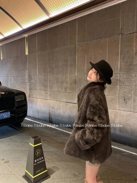 Tt babe 【挽秋入冬】 反季热卖爆品兔毛一体长款外套