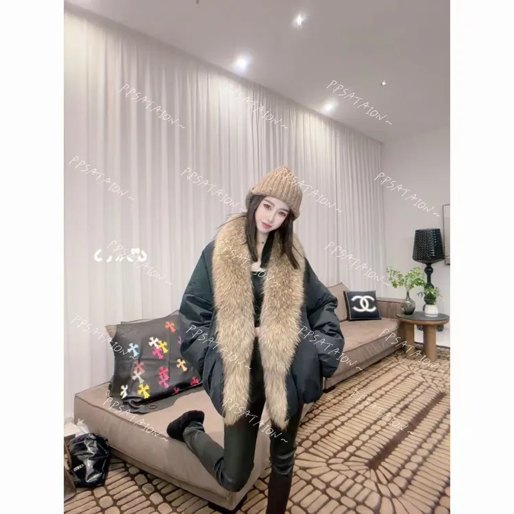PP 2025 | 举步轻摇 秋冬暖系风黑布料貉子毛领可拆羽绒派克59529
