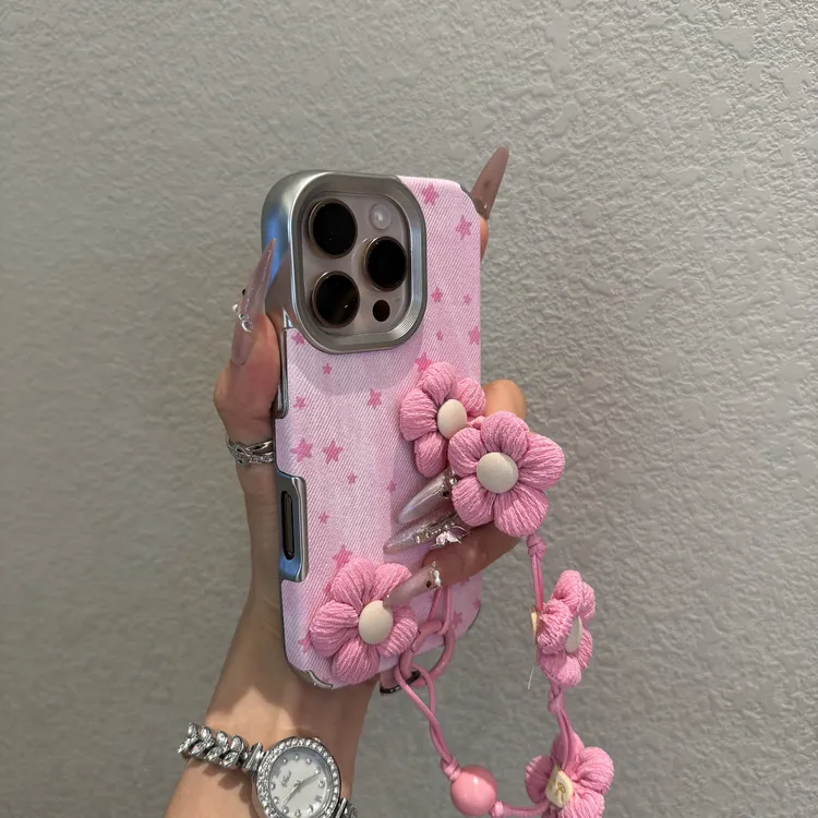 星星毛绒花朵手绳适用苹果16promax手机壳iPhone15网红14个性13女