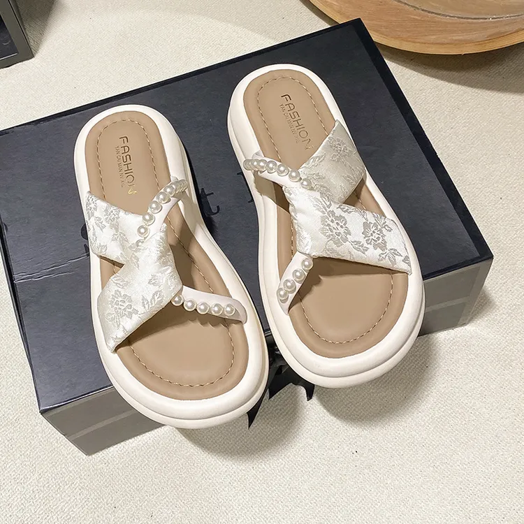 沙滩鞋女款外出凉拖鞋女夏季外穿时尚2025新款配裙子厚底沙滩凉鞋