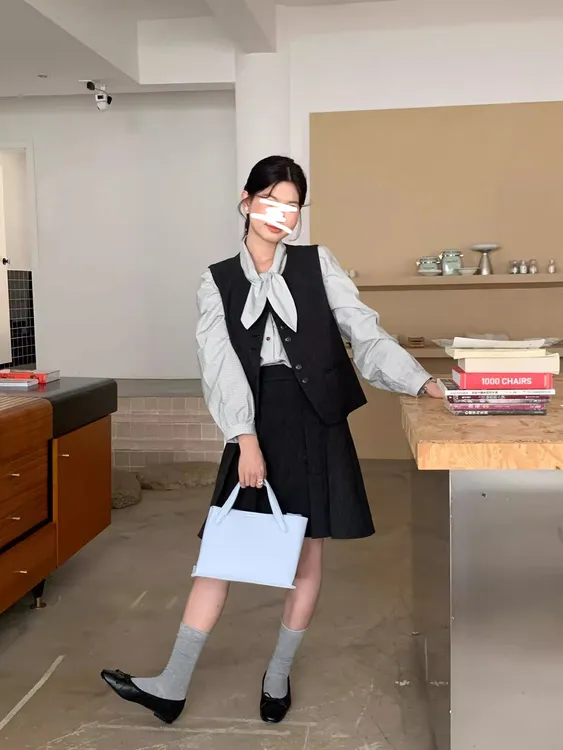 法式轻职轻熟风套装气质条纹长袖衬衫马甲外套女秋季半身裙三件套