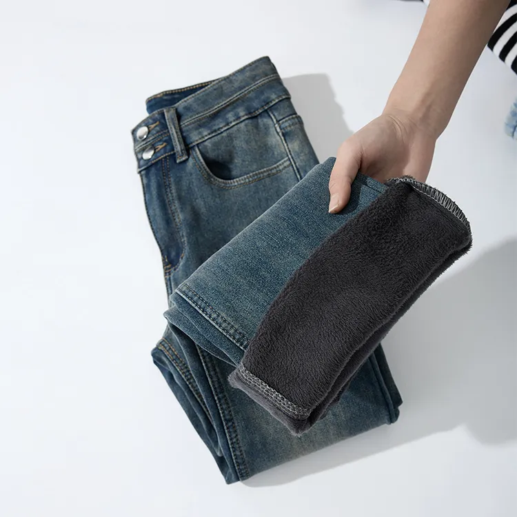 水泥灰微喇牛仔裤女2025秋冬加绒加厚高腰显瘦弹力修身喇叭马蹄裤