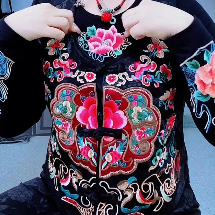 民族风刺绣烫花锻马甲