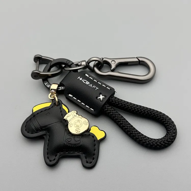 卡通可爱法斗犬小狗钥匙扣挂件汽车钥匙链圈皮革手工编织绳包挂饰