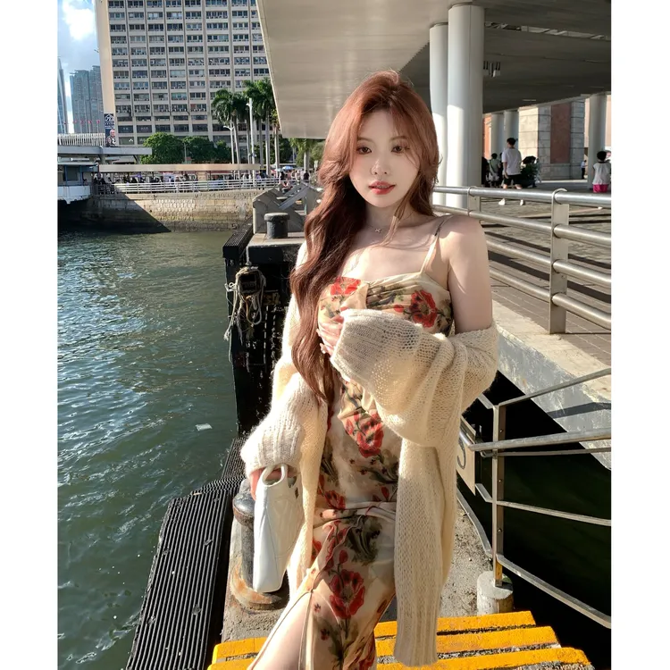 SZA【秋野彩林】秋季新款温柔度假风修身碎花吊带连衣裙A-2223
