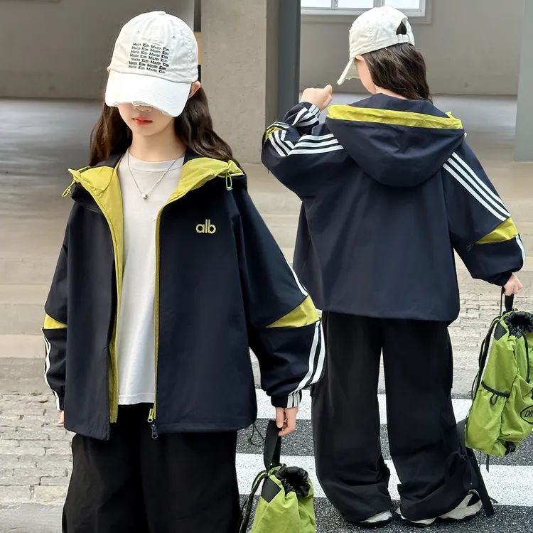 女童冲锋衣秋装2025新款中大童春秋季休闲6-12潮流韩版运动风外套