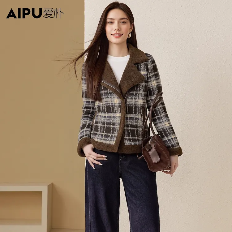 爱朴大码女装25年冬季新款复古格纹宽松外套保暖翻领上衣23438