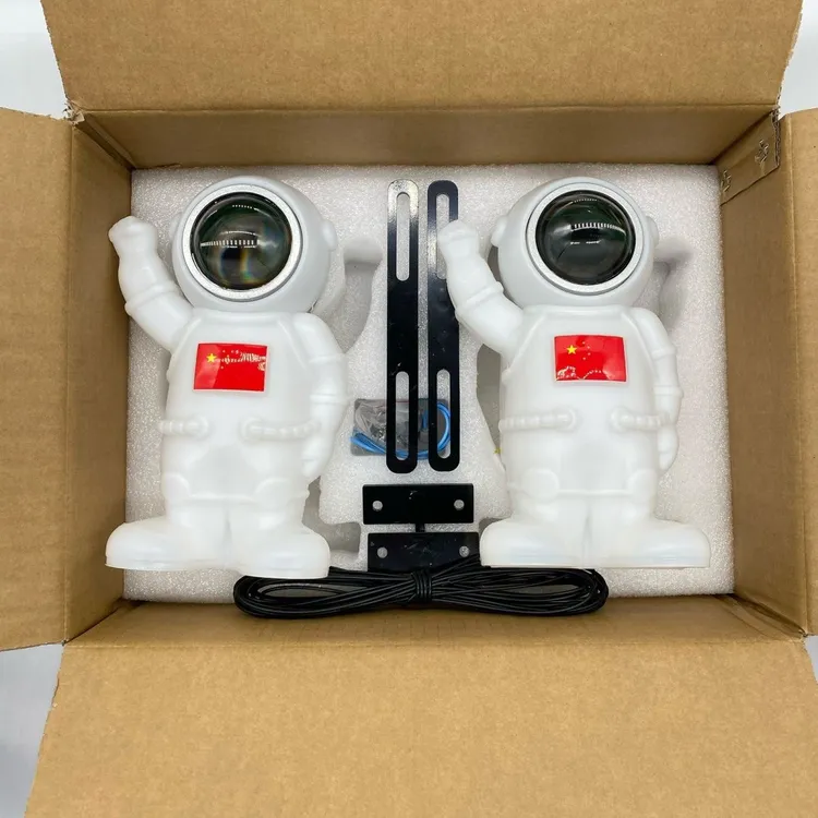 货车24v后加装太空人激光炮射灯