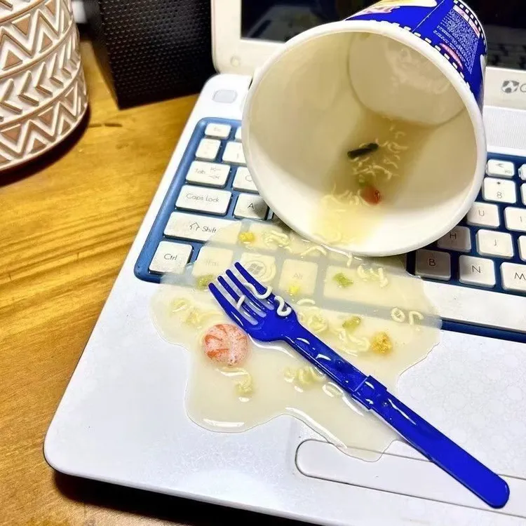 打翻的泡面手机支架趣味网红