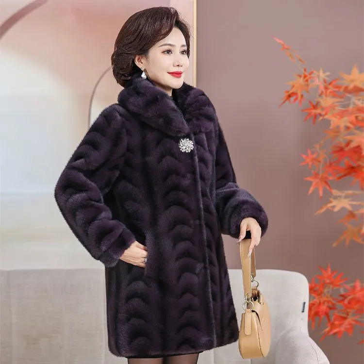 奶奶阔太太时髦女装冬女中老年妈妈加厚貂绒大衣冬季保暖外套衣服