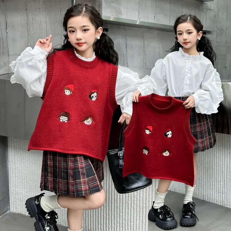 春季新款2025中大童针织马甲背心刺绣衬衫百褶裙学院风三件套套装