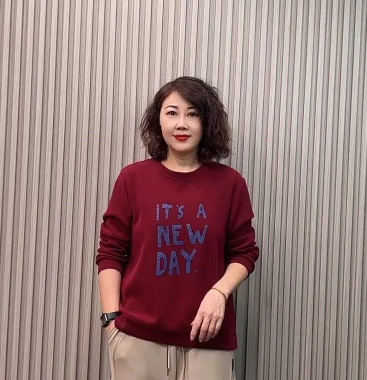 JIAXIN/珈辛早秋新款时尚妈妈装经典百搭宽松开叉卫衣春秋长袖