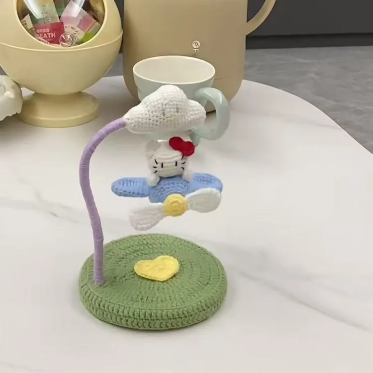新款毛线钩针钩织可爱悬浮哈喽Kitty飞机diy材料包手作桌面摆件