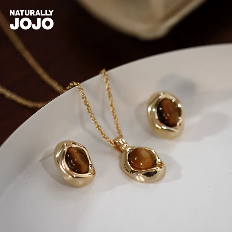 铜合金项链 美拉德色系颈链女ins小众设计高级感气质毛衣链秋冬款