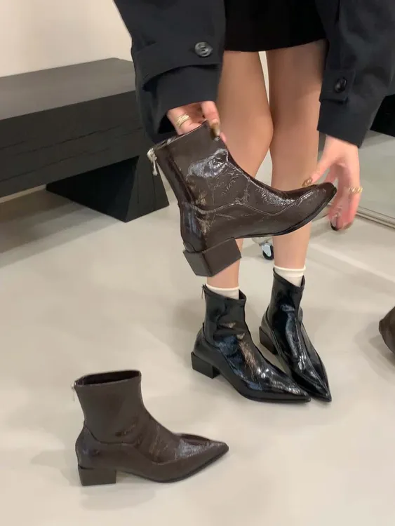 粗跟尖头低跟韩系中跟短筒弹力靴休闲女士时尚秋冬