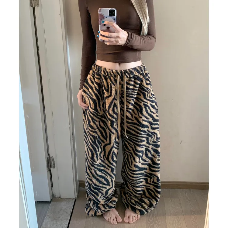复古咖色虎纹加绒阔腿裤女秋冬加厚保暖家居裤辣妹慵懒宽松遛弯裤