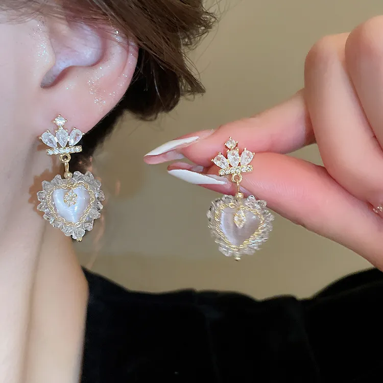 黄铜亚克力耳饰 皇冠爱心耳钉高级感时尚耳环轻奢优雅气质耳饰