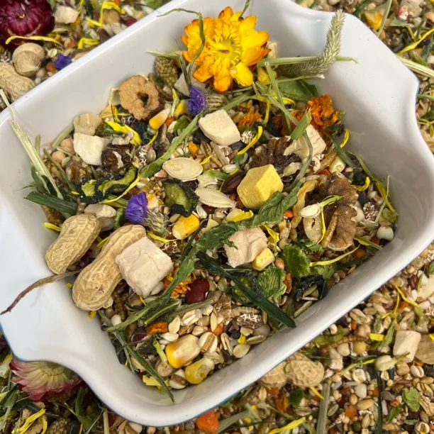 小五仓鼠金丝熊食粮长肉美毛健康营养新鲜全价金丝熊花草仓鼠食粮