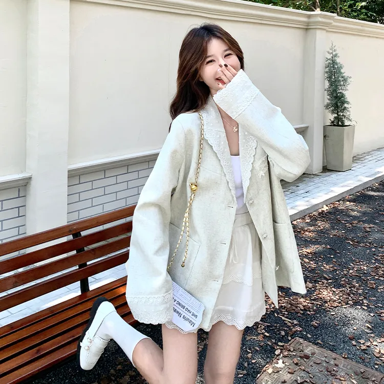 高级感气质名媛蕾丝拼接小香风西服女秋季新款休闲显瘦小西装外套