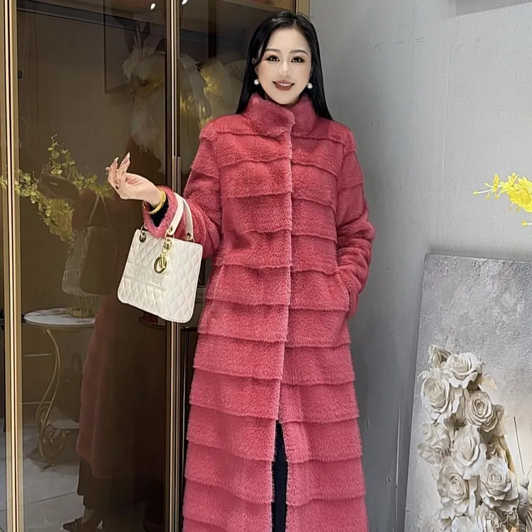 2025冬新款施施专属时尚气质赫本风中长款皮毛一体毛外套99926