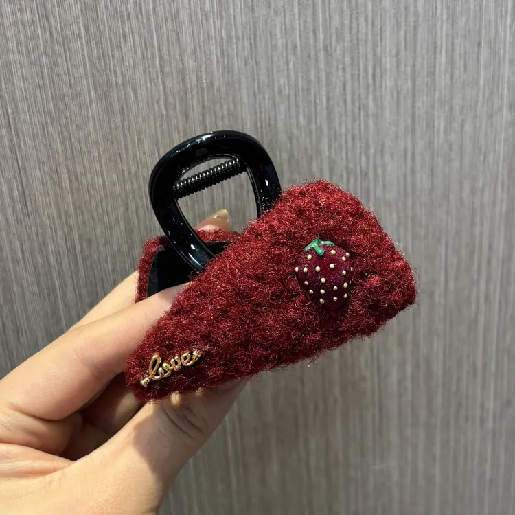 正版原版秋冬草莓毛毡三角抓夹女简约头饰