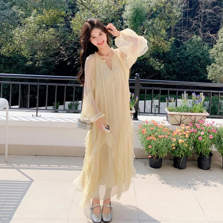 海边度假风连衣裙女2025夏季新款法式浪漫风不规则荷叶边拼接长裙
