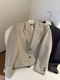 miss muzi “墨尔本西装”超洋气！极简Row风气质戗驳领西装外套女