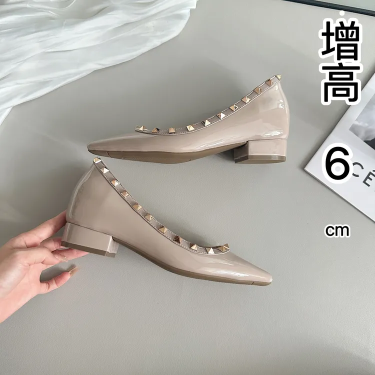 v家铆钉粗跟+内增6cm时尚经典浅口裸灰色尖头软漆皮气质高跟鞋女