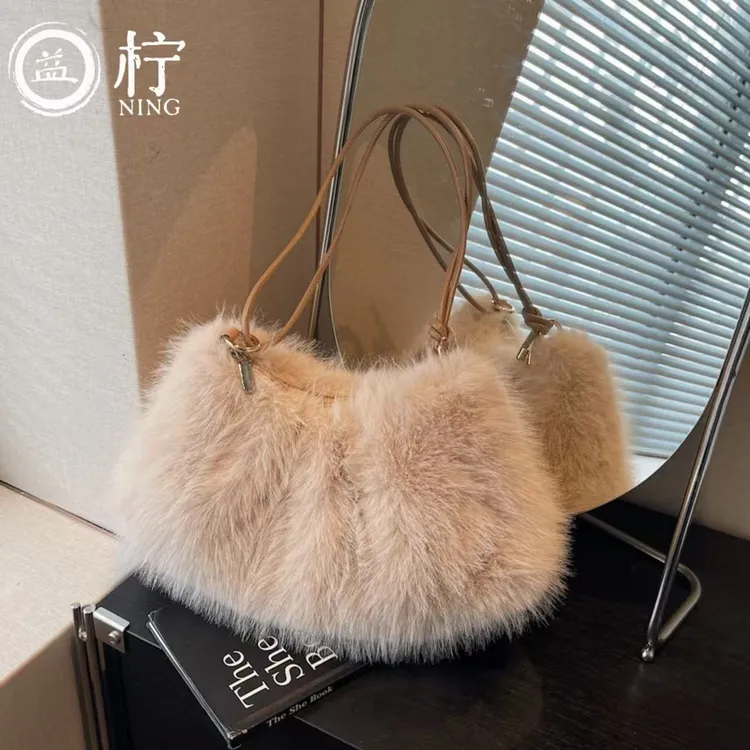 新款秋冬毛绒包包时尚简约单肩包时尚韩版拉链斜跨包大容量毛毛包
