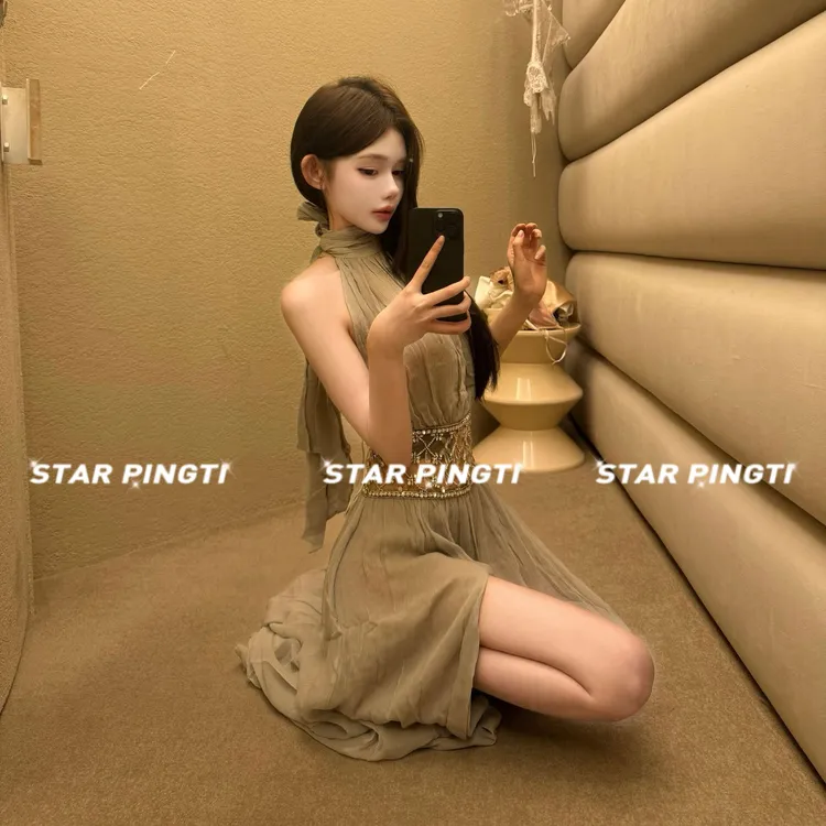 挂脖连衣裙女气质名媛生日宴会礼服重工镶钻性感镂空收腰开叉长裙