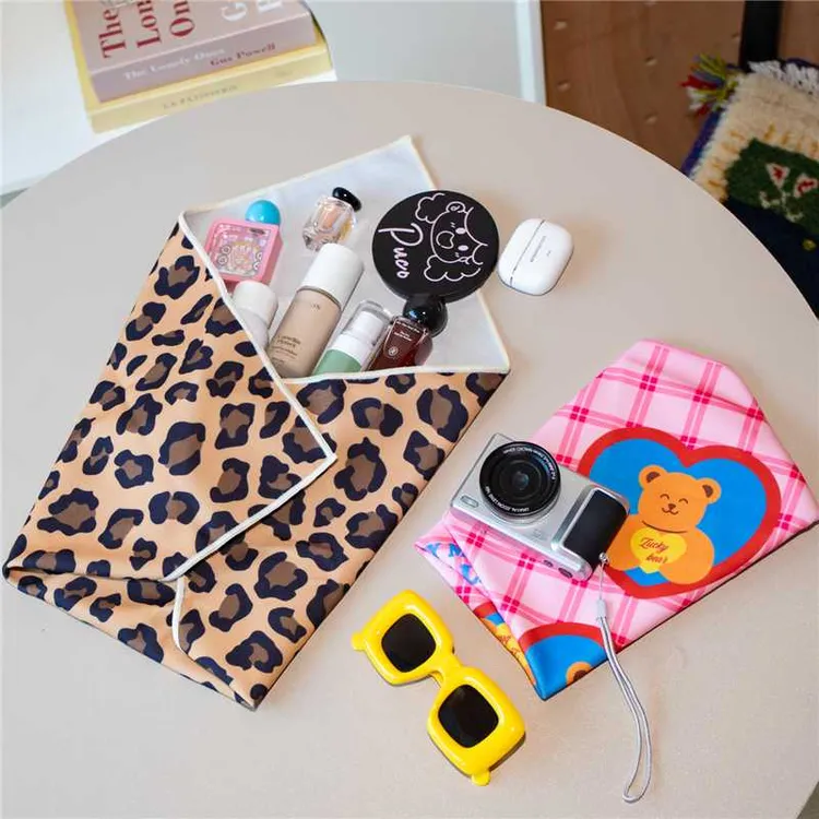 卡通可爱高克重多功能化妆品收纳魔术百贴布自粘包X