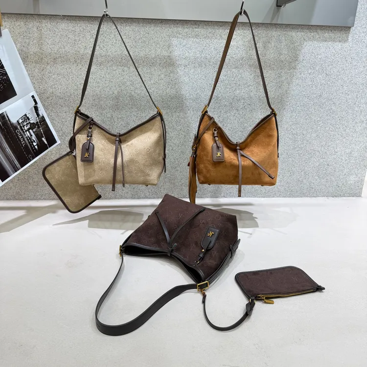 2025秋冬新款绒面大容量女包通勤托特包高级感百搭单肩斜挎包2226