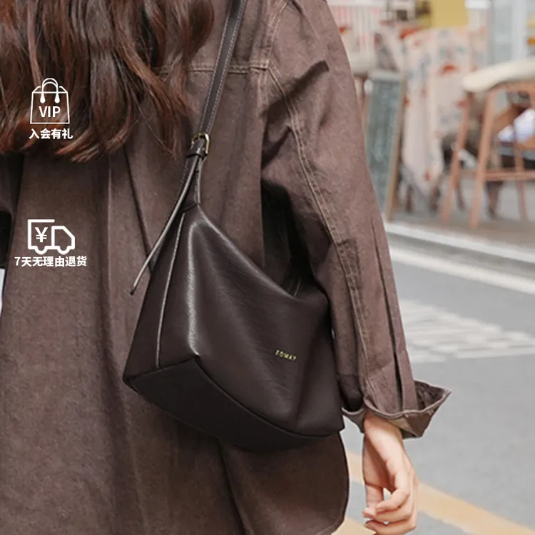 腋下包包女款爆款2025新款百搭单肩斜挎包女款通勤大容量hobo女包