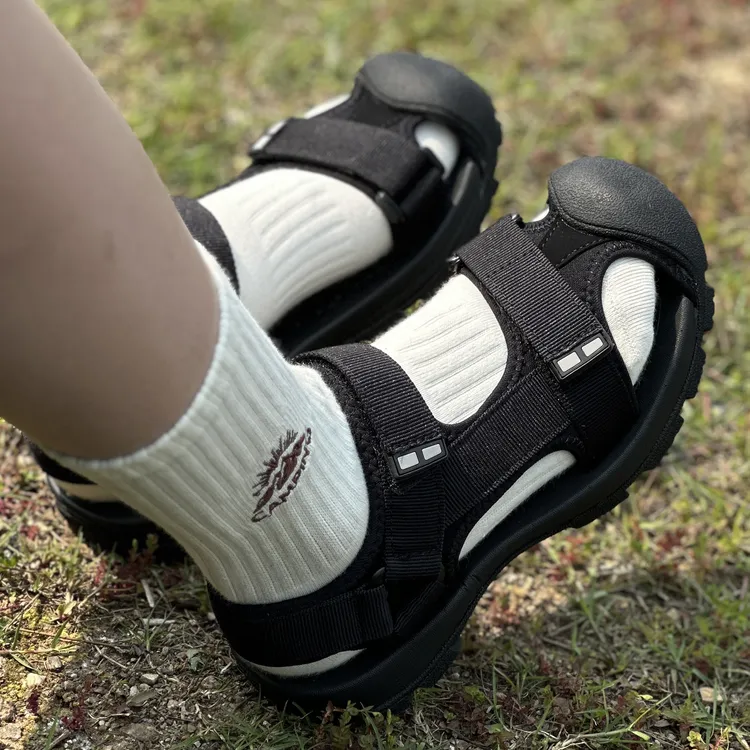 越南进口情侣户外溯溪鞋2025女新款夏季运动厚底男士沙滩包头凉鞋